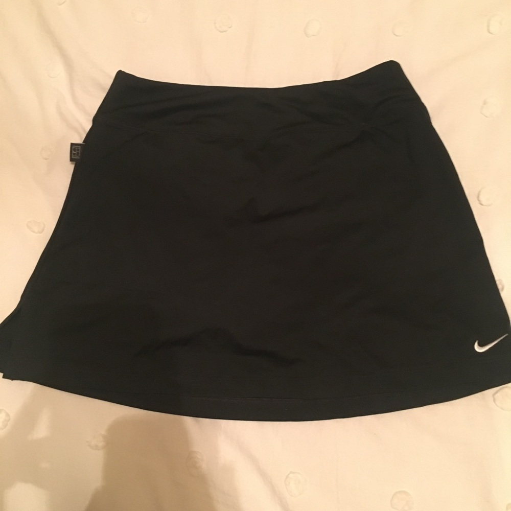 Nike black tennis skirt(NWT)